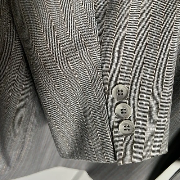 Steve Harvey Striped 3 Piece Grey Suit - Picture 5 of 17